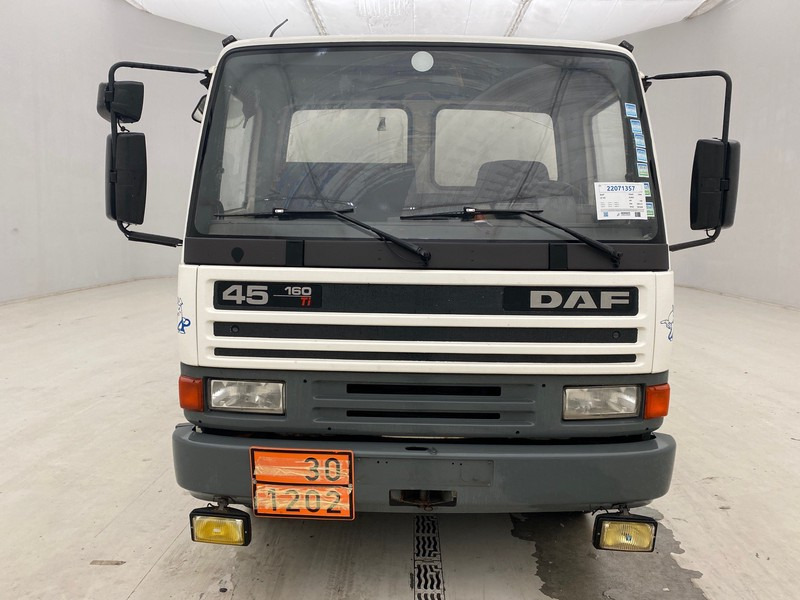 DAF 45.160 ATi* - Caminhão tanque: foto 2 DAF 45.160 ATi* - Caminhão tanque: foto 2