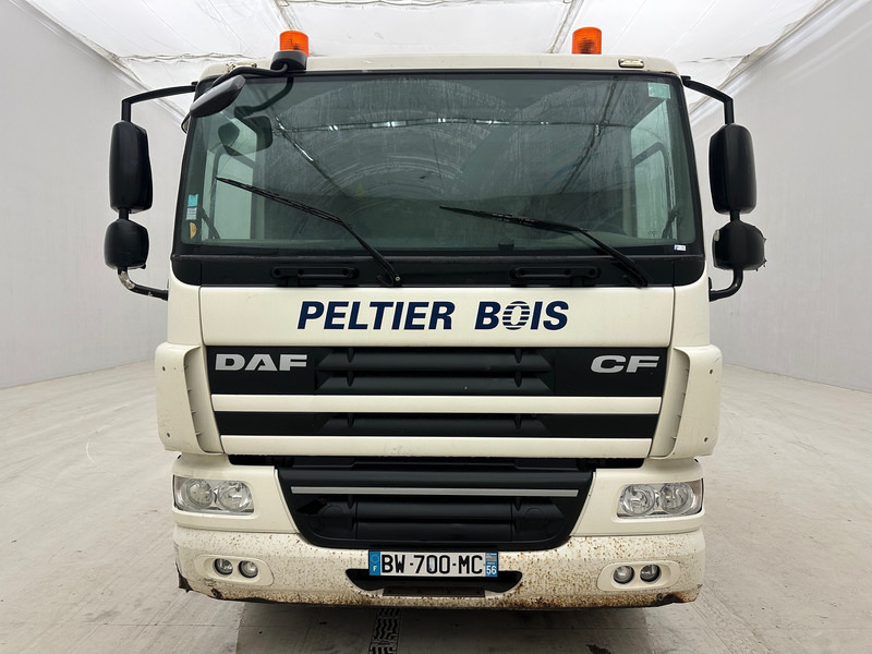 DAF CF65.250 - Camião de caixa aberta/ Plataforma, Camião grua: foto 2 DAF CF65.250 - Camião de caixa aberta/ Plataforma, Camião grua: foto 2