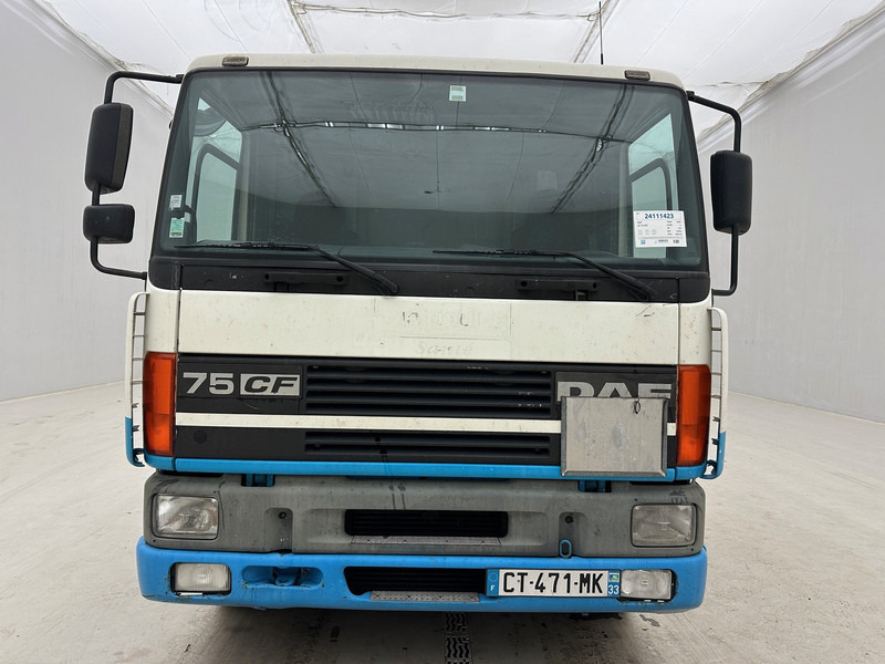 DAF CF75.250* - Camião de caixa aberta/ Plataforma, Camião grua: foto 2 DAF CF75.250* - Camião de caixa aberta/ Plataforma, Camião grua: foto 2