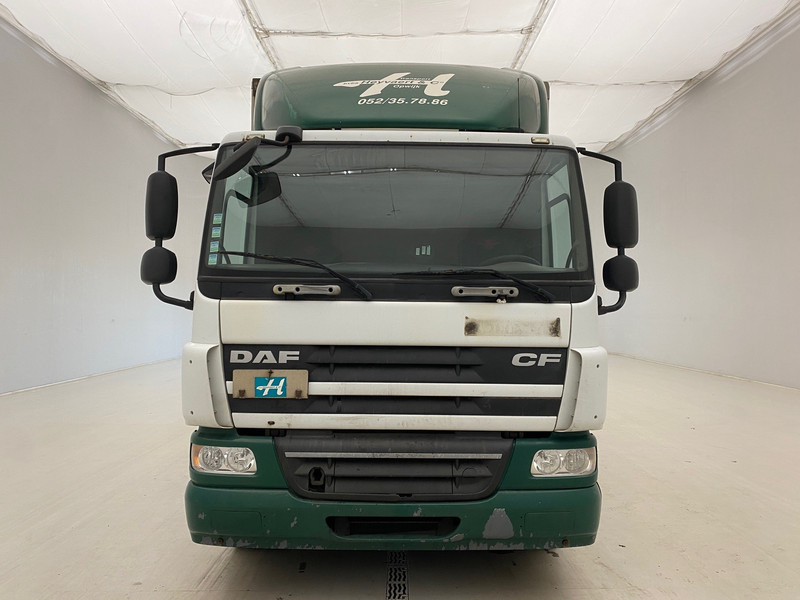 DAF CF75.250 - damaged engine - Camião furgão: foto 2 DAF CF75.250 - damaged engine - Camião furgão: foto 2