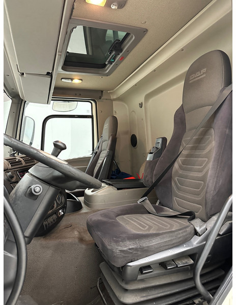 Camião de lona DAF CF75.310: foto 8