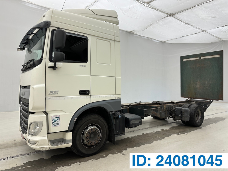 DAF XF 460 Space Cab - Camião chassi: foto 1 DAF XF 460 Space Cab - Camião chassi: foto 1