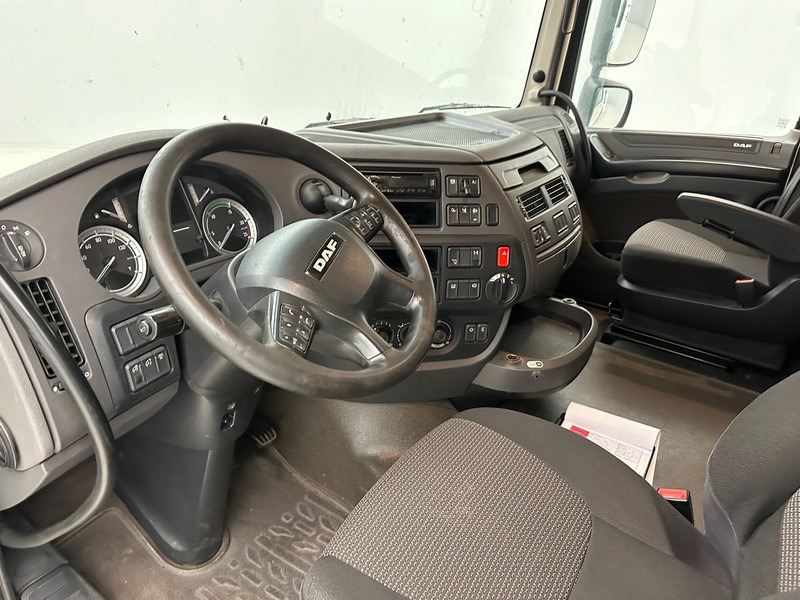 Camião chassi DAF XF 460 Space Cab: foto 9