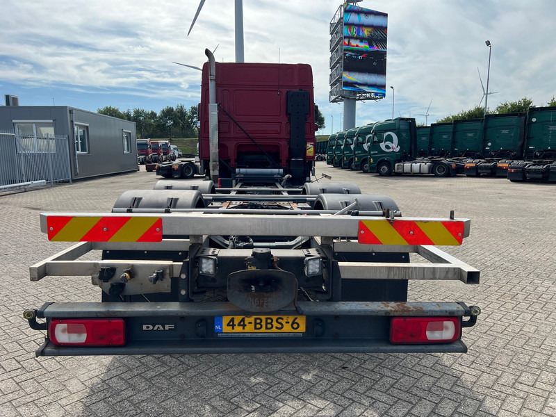 Camião chassi DAF XF105.460 Space Cab: foto 9