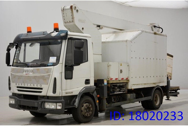 Iveco Eurocargo 120E18* - Caminhão com plataforma aérea: foto 1 Iveco Eurocargo 120E18* - Caminhão com plataforma aérea: foto 1
