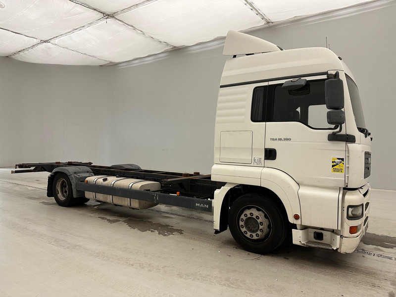 MAN TGA 18.390 - Camião transportador de contêineres/ Caixa móvel: foto 3 MAN TGA 18.390 - Camião transportador de contêineres/ Caixa móvel: foto 3