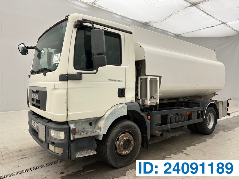 MAN TGM 15.250 - Caminhão tanque: foto 1 MAN TGM 15.250 - Caminhão tanque: foto 1