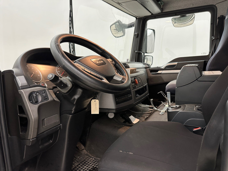 Caminhão tanque MAN TGM 26.340 - 6x2*: foto 8 Caminhão tanque MAN TGM 26.340 - 6x2*: foto 8