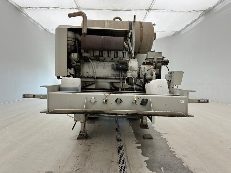 MOL Mixer 10 cub - Semi-reboque betoneira: foto 2 MOL Mixer 10 cub - Semi-reboque betoneira: foto 2