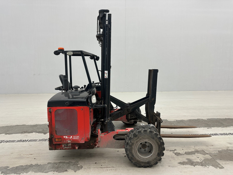 Manitou TMM25 4W - Empilhadeira montada em caminhão: foto 4 Manitou TMM25 4W - Empilhadeira montada em caminhão: foto 4