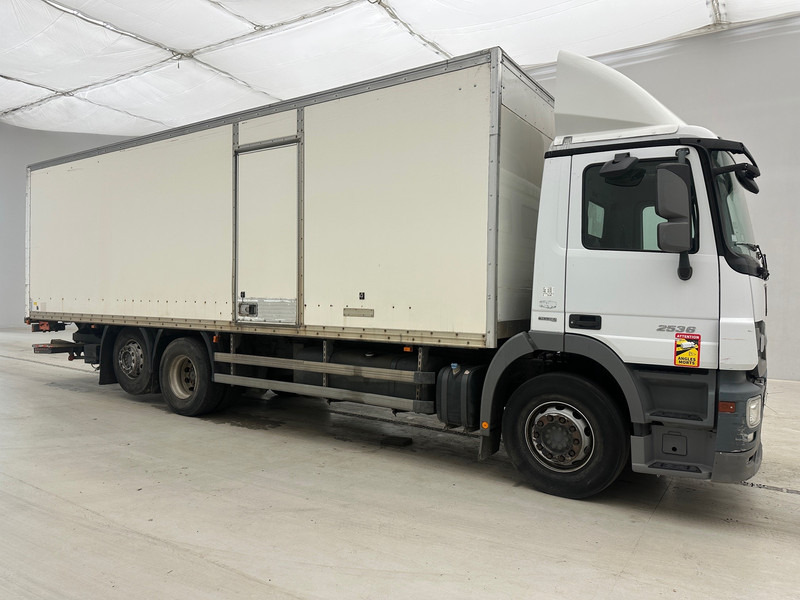 Mercedes-Benz Actros 2536 - 6x2 - Camião furgão: foto 3 Mercedes-Benz Actros 2536 - 6x2 - Camião furgão: foto 3