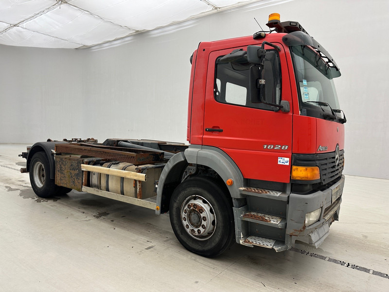 Mercedes-Benz Atego 1828 - Camião polibenne: foto 3 Mercedes-Benz Atego 1828 - Camião polibenne: foto 3