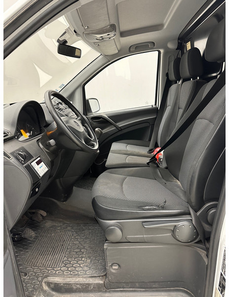 Fotografia de interior 1: Carrinha frigorífica Mercedes-Benz Vito