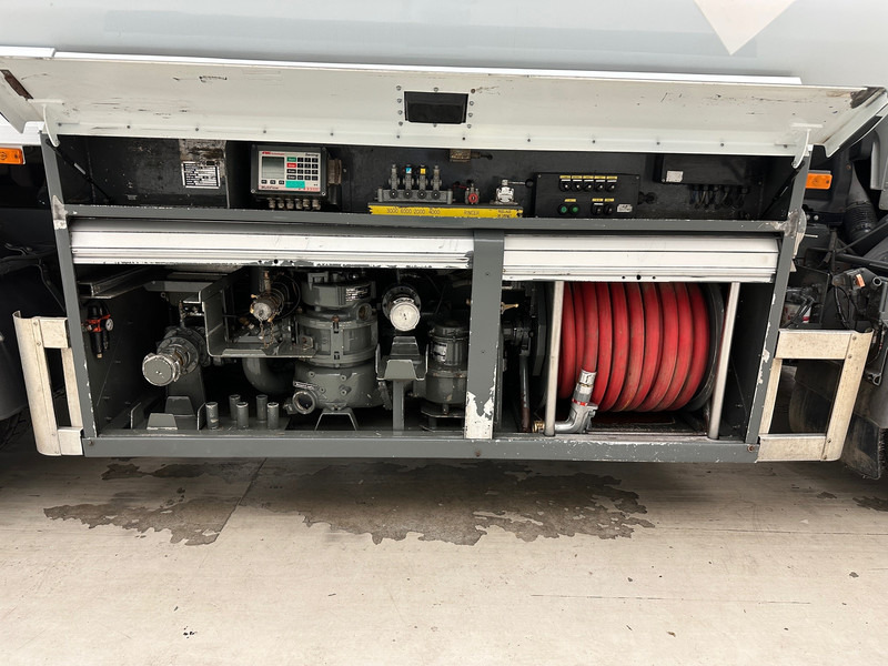 Renault Midlum 300 DXi - Caminhão tanque: foto 4 Renault Midlum 300 DXi - Caminhão tanque: foto 4