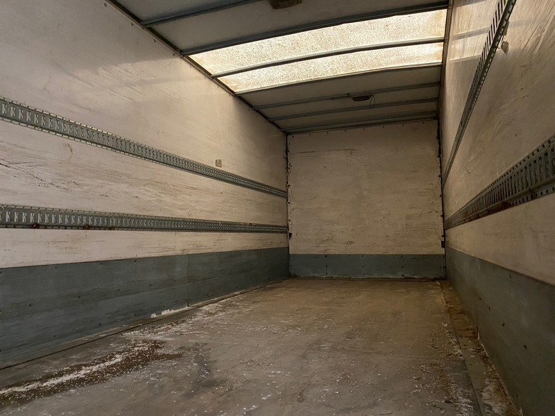 Scania P280 - Camião furgão: foto 5 Scania P280 - Camião furgão: foto 5