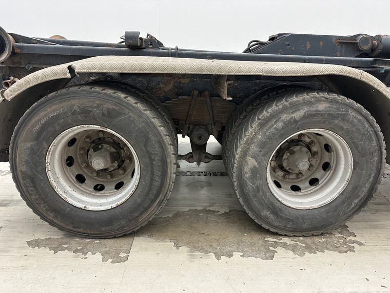 Scania R124.420 - 6x4 - Camião polibenne: foto 4 Scania R124.420 - 6x4 - Camião polibenne: foto 4