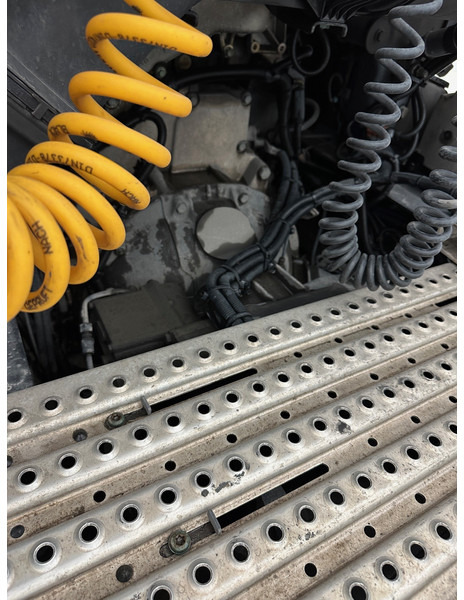 Tractor MAN TGX18.460 - engine broken: foto 13