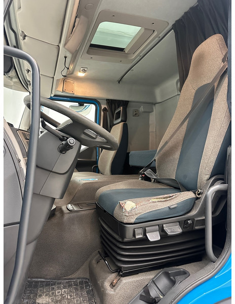 Camião de lona Volvo FE 320: foto 13
