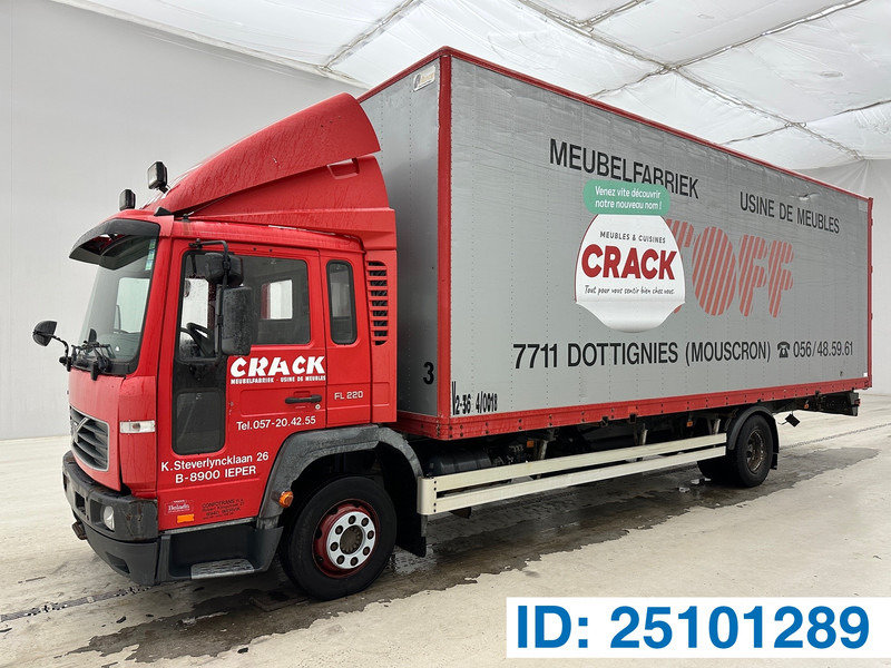 Volvo FL 220 - Camião transportador de contêineres/ Caixa móvel: foto 1 Volvo FL 220 - Camião transportador de contêineres/ Caixa móvel: foto 1