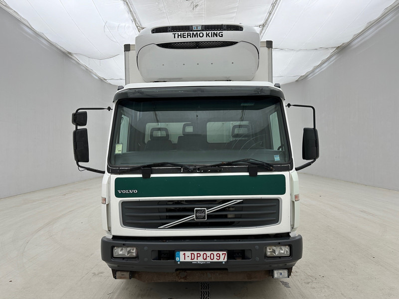 Volvo FL 220 - Camião frigorífico: foto 2 Volvo FL 220 - Camião frigorífico: foto 2