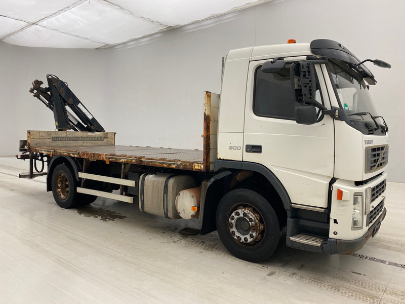 Volvo FM 300 - Camião de caixa aberta/ Plataforma, Camião grua: foto 3 Volvo FM 300 - Camião de caixa aberta/ Plataforma, Camião grua: foto 3