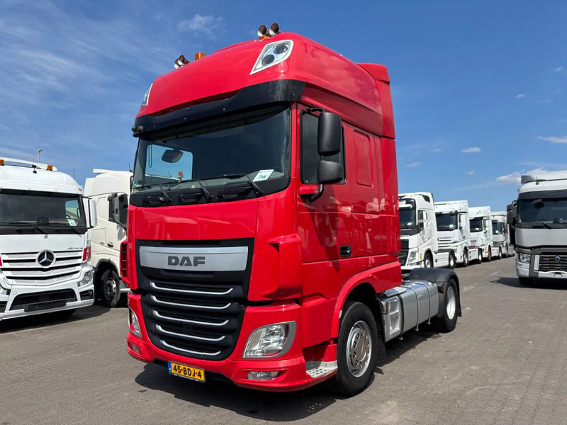 DAF XF 460 Super Spacecab Euro 6 - Tractor: foto 1 DAF XF 460 Super Spacecab Euro 6 - Tractor: foto 1
