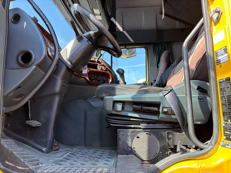 DAF XF 95.530 6X4 Super Spacecab Steelsuspension Manual geabox Euro 3 - Tractor: foto 5 DAF XF 95.530 6X4 Super Spacecab Steelsuspension Manual geabox Euro 3 - Tractor: foto 5