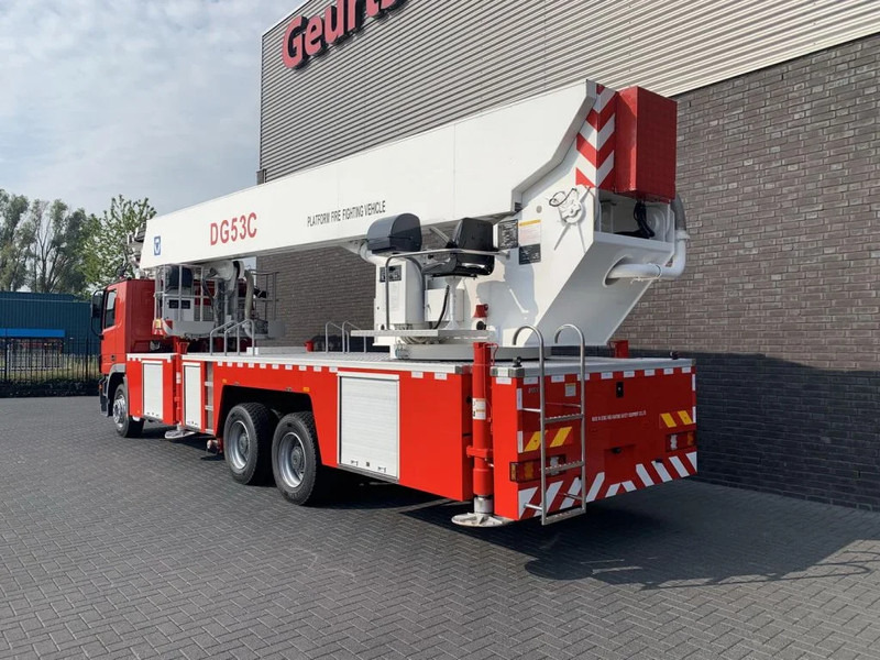 Mercedes-Benz Actros 3332 6X4 XCMG DG53C FIRE FIGTHING PLATFORM 53 METER - Camião: foto 3 Mercedes-Benz Actros 3332 6X4 XCMG DG53C FIRE FIGTHING PLATFORM 53 METER - Camião: foto 3