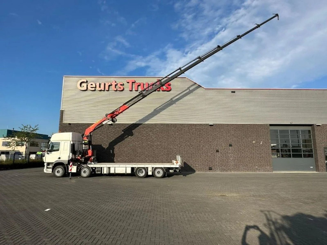 DAF CF 450 8X2 OPRIJWAGEN/MACHINE TRANSPORTER + PALF - Camião grua: foto 3 DAF CF 450 8X2 OPRIJWAGEN/MACHINE TRANSPORTER + PALF - Camião grua: foto 3