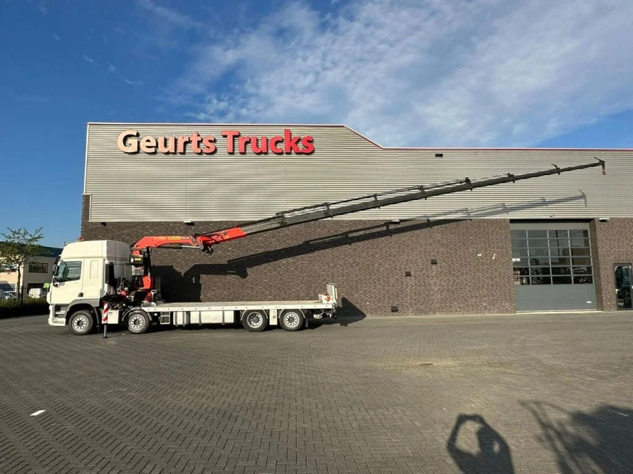 DAF CF 450 8X2 OPRIJWAGEN/MACHINE TRANSPORTER + PALF - Camião grua: foto 2 DAF CF 450 8X2 OPRIJWAGEN/MACHINE TRANSPORTER + PALF - Camião grua: foto 2