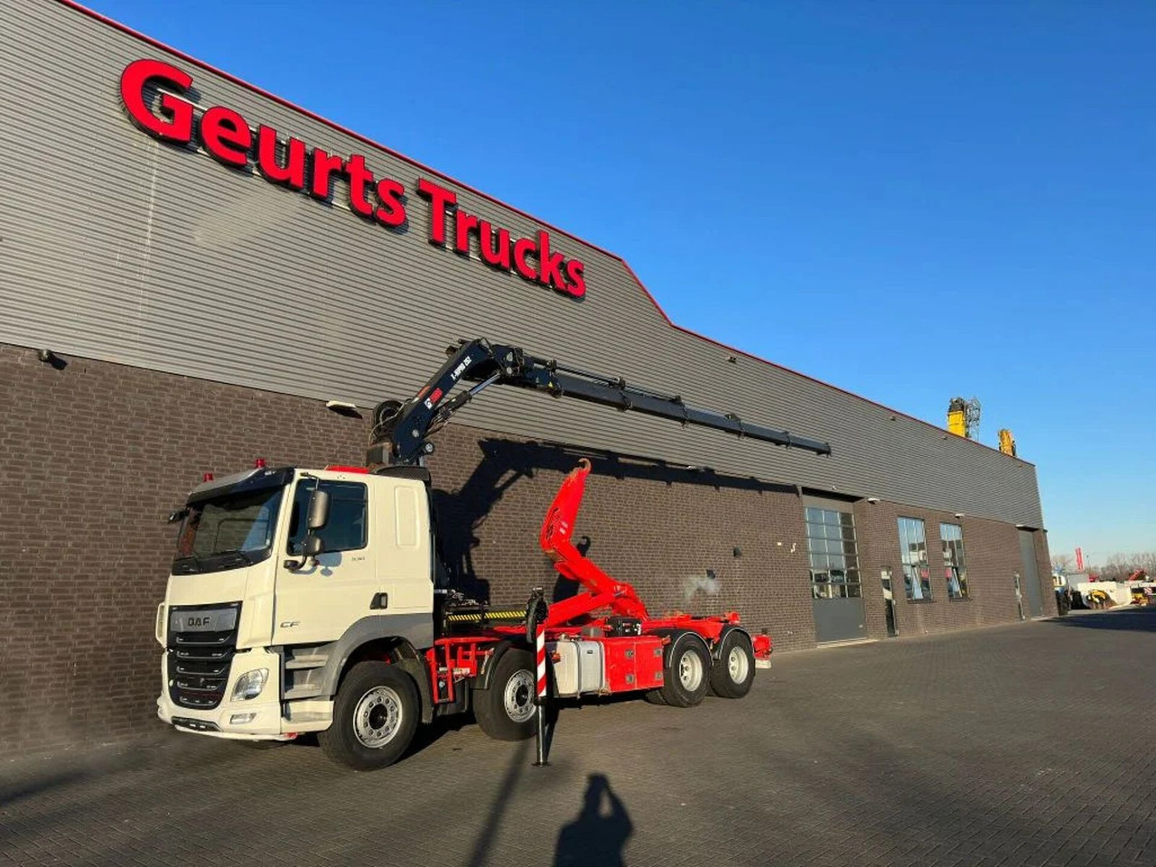 DAF CF 530 8X4 + HIAB HAAKARM + HIAB 262 EP-5 KRAAN/ - Camião polibenne: foto 2 DAF CF 530 8X4 + HIAB HAAKARM + HIAB 262 EP-5 KRAAN/ - Camião polibenne: foto 2