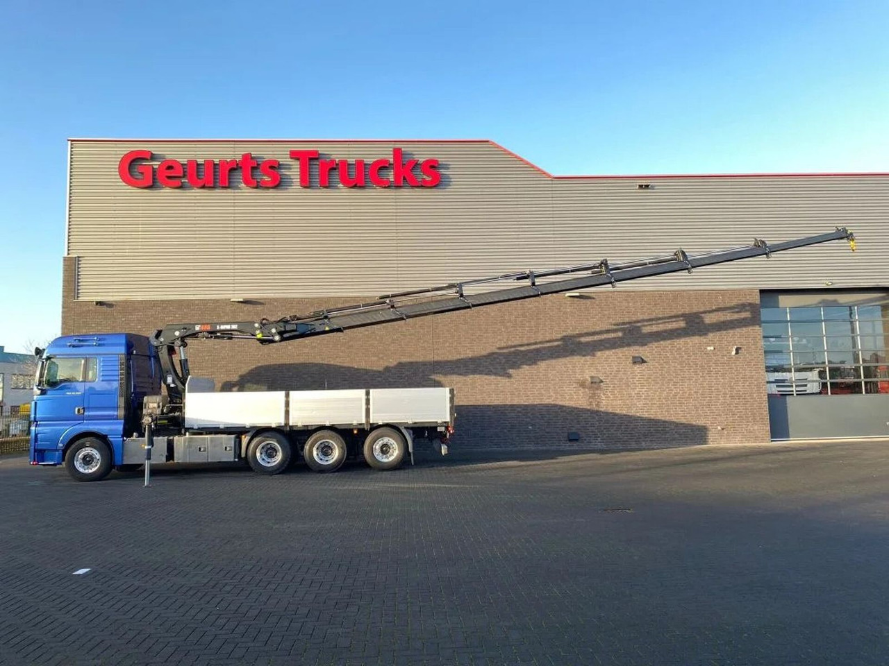 MAN TGX 35.500 8X4 TRIDEM + HIAB X-HIPRO 302 E-7 KRA - Camião grua: foto 2 MAN TGX 35.500 8X4 TRIDEM + HIAB X-HIPRO 302 E-7 KRA - Camião grua: foto 2