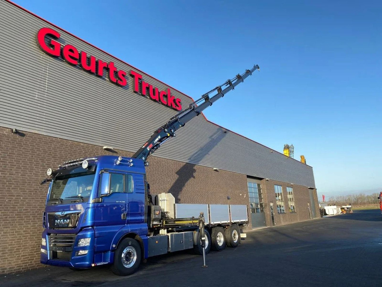 MAN TGX 35.500 8X4 TRIDEM + HIAB X-HIPRO 302 E-7 KRA - Camião grua: foto 4 MAN TGX 35.500 8X4 TRIDEM + HIAB X-HIPRO 302 E-7 KRA - Camião grua: foto 4
