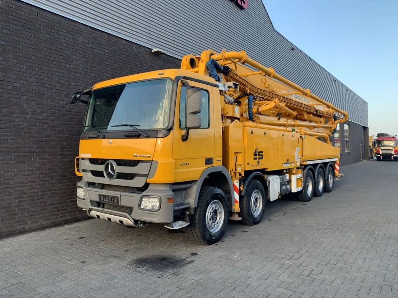 Mercedes-Benz Actros 5041 10X4 + SERMAC 6 RZ 56 METER CONCRETE - Autobomba de betão: foto 2 Mercedes-Benz Actros 5041 10X4 + SERMAC 6 RZ 56 METER CONCRETE - Autobomba de betão: foto 2