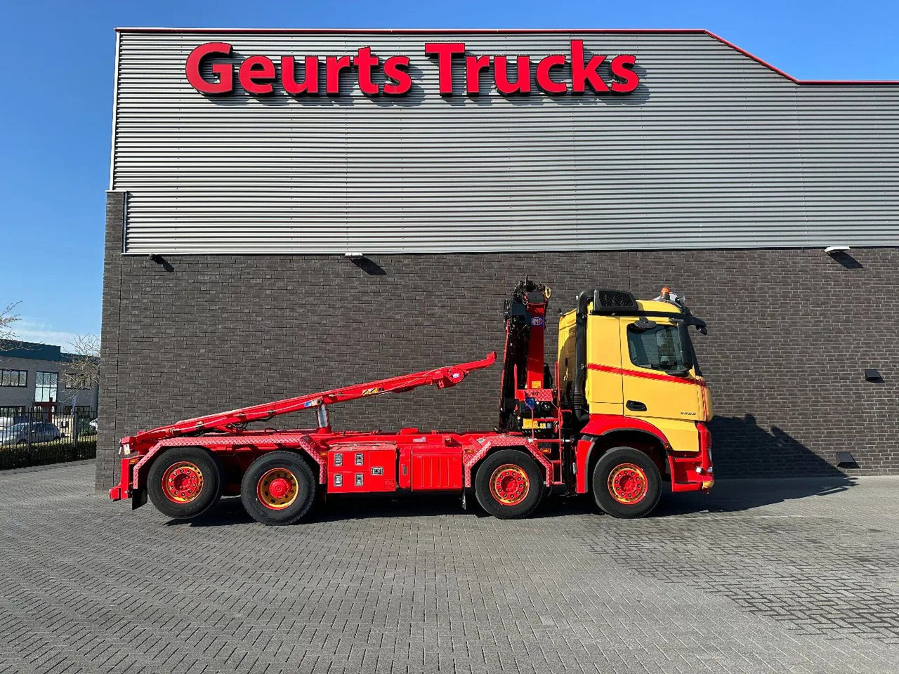 Mercedes-Benz Arocs 3253 L ENA 8X2/4 HMF2820 KRAAN / KRAN/ CRA - Camião polibenne, Camião grua: foto 4 Mercedes-Benz Arocs 3253 L ENA 8X2/4 HMF2820 KRAAN / KRAN/ CRA - Camião polibenne, Camião grua: foto 4