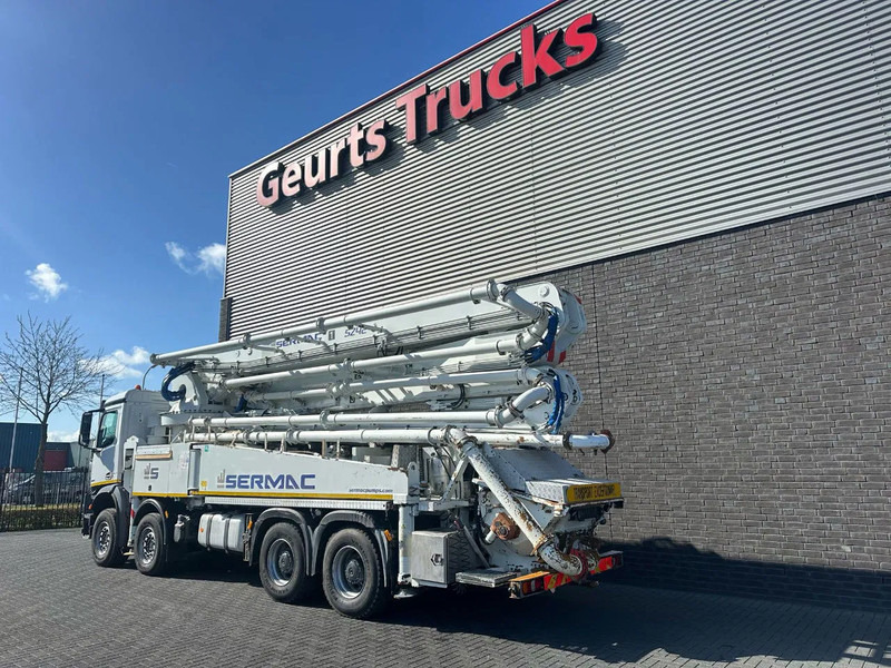 Mercedes-Benz Arocs 4451 8X4 + SERMAC 5Z42 BETONPOMP/BETONPUMPE/CONCRETE PUMP - Autobomba de betão: foto 3 Mercedes-Benz Arocs 4451 8X4 + SERMAC 5Z42 BETONPOMP/BETONPUMPE/CONCRETE PUMP - Autobomba de betão: foto 3