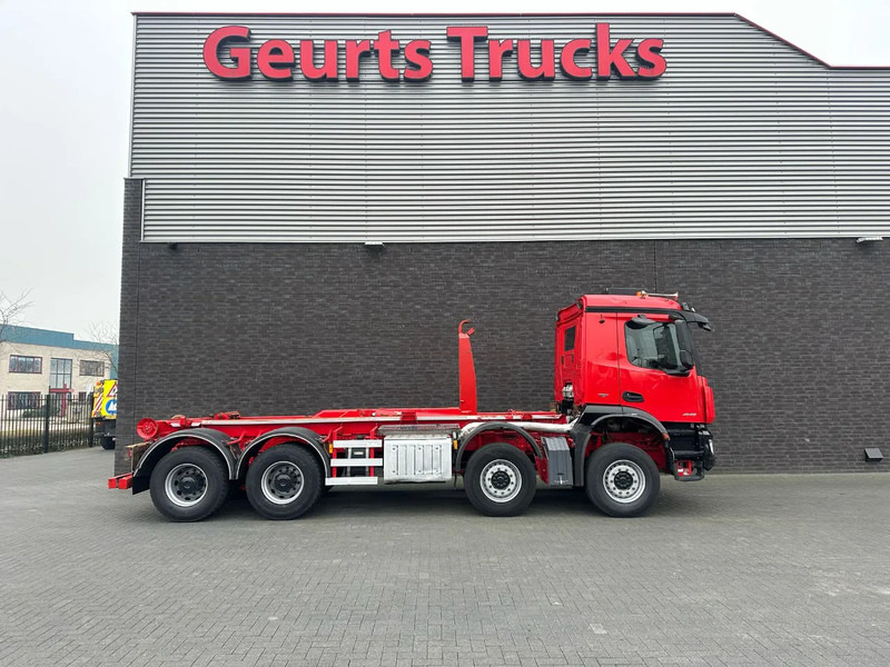 Mercedes-Benz Arocs 8X4 VDL S-30-6600 HAAKARMSYSTEEM/ABROLLKIPPER/HOOKLIFT - Camião com sistema de cabo: foto 4 Mercedes-Benz Arocs 8X4 VDL S-30-6600 HAAKARMSYSTEEM/ABROLLKIPPER/HOOKLIFT - Camião com sistema de cabo: foto 4
