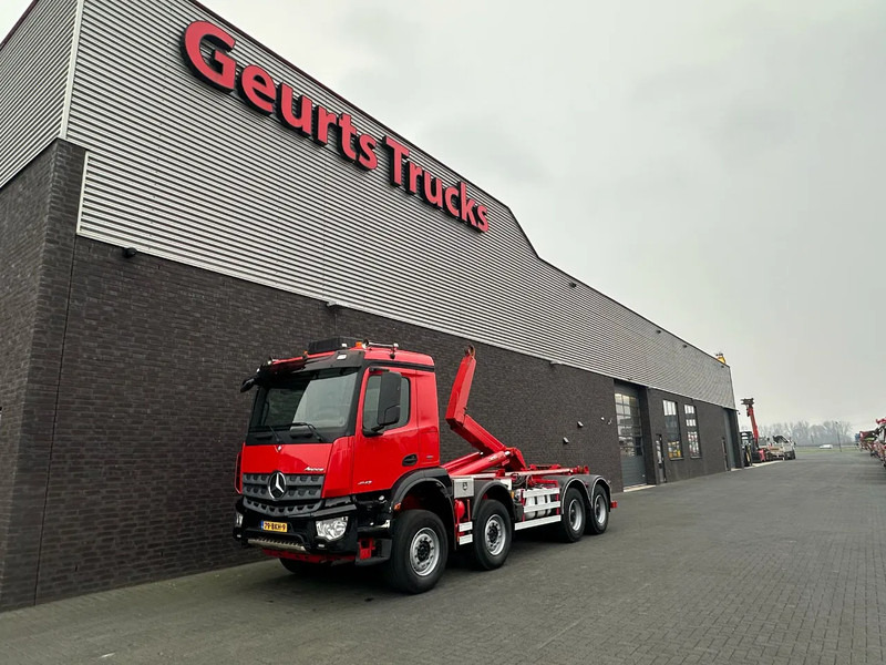 Mercedes-Benz Arocs 8X4 VDL S-30-6600 HAAKARMSYSTEEM/ABROLLKIPPER/HOOKLIFT - Camião com sistema de cabo: foto 2 Mercedes-Benz Arocs 8X4 VDL S-30-6600 HAAKARMSYSTEEM/ABROLLKIPPER/HOOKLIFT - Camião com sistema de cabo: foto 2