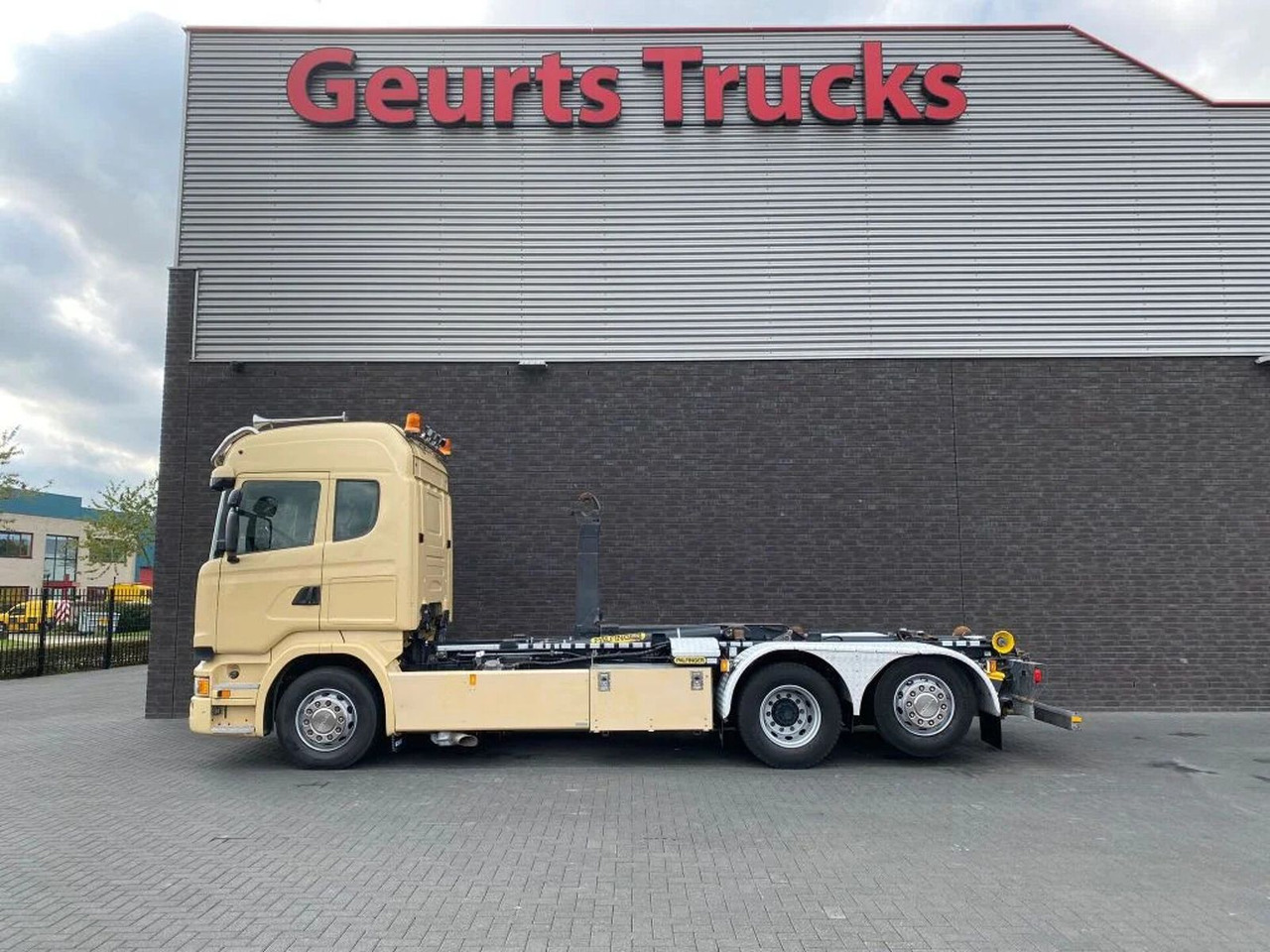 Scania R450 6X2 + PALFINGER HAAKARMSYSTEEM/ABROLLKIPPER - Camião polibenne: foto 2 Scania R450 6X2 + PALFINGER HAAKARMSYSTEEM/ABROLLKIPPER - Camião polibenne: foto 2