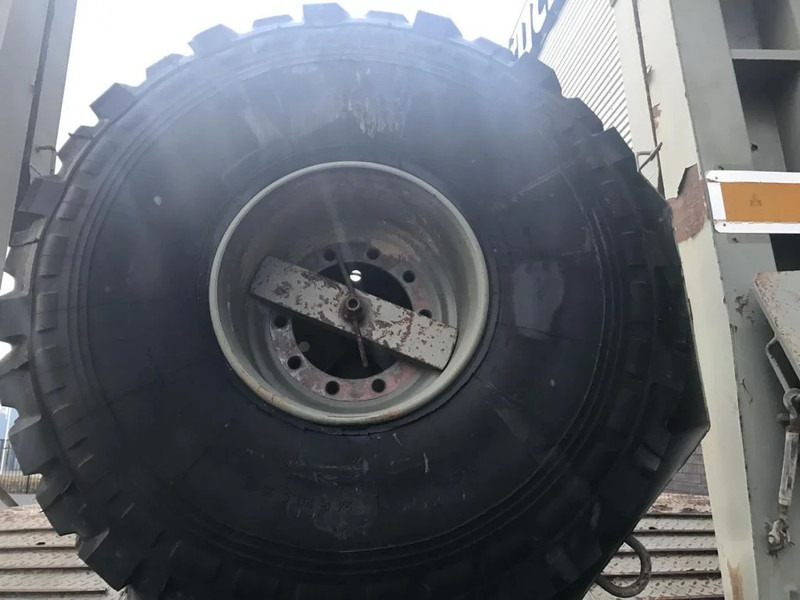 Semi-reboque baixa Trabosa 2 AXEL HEAVY DUTY LOWLOADER TANK TRANSPORT: foto 14