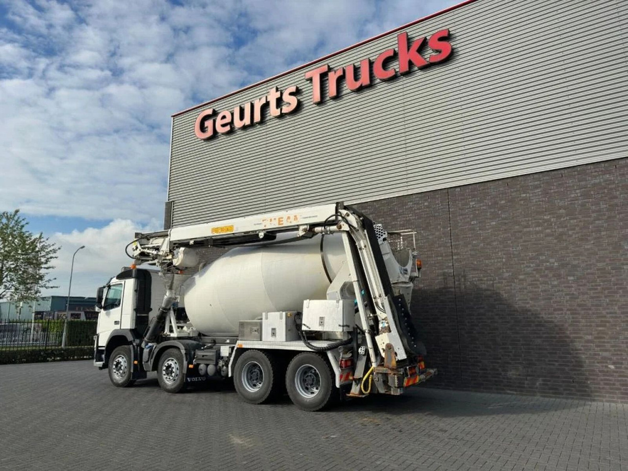 Volvo FM 410 8X4 + STETTER 9 M3 MIXER/MISCHER + THEAM - Camião betoneira: foto 3 Volvo FM 410 8X4 + STETTER 9 M3 MIXER/MISCHER + THEAM - Camião betoneira: foto 3