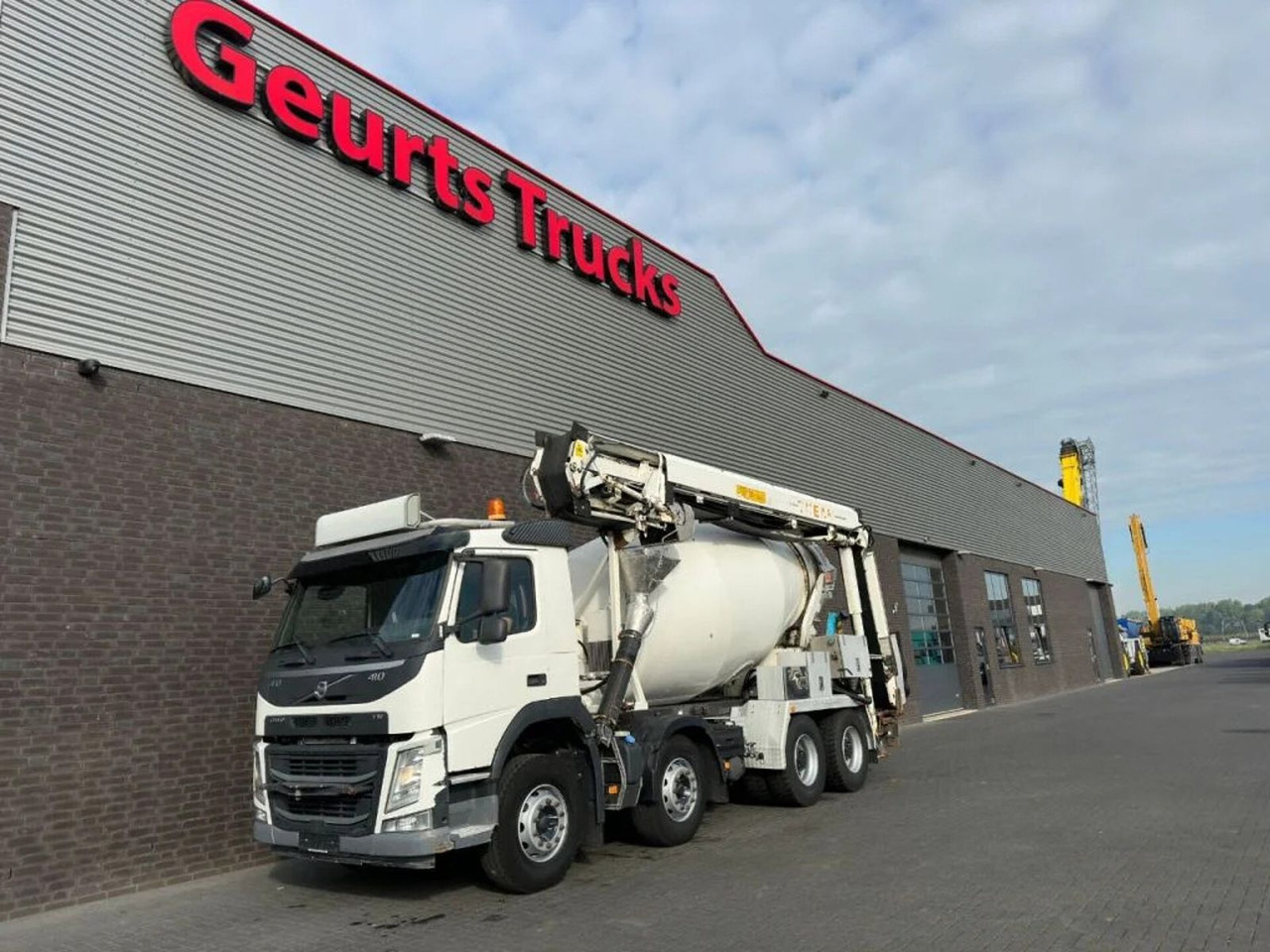 Volvo FM 410 8X4 + STETTER 9 M3 MIXER/MISCHER + THEAM - Camião betoneira: foto 2 Volvo FM 410 8X4 + STETTER 9 M3 MIXER/MISCHER + THEAM - Camião betoneira: foto 2