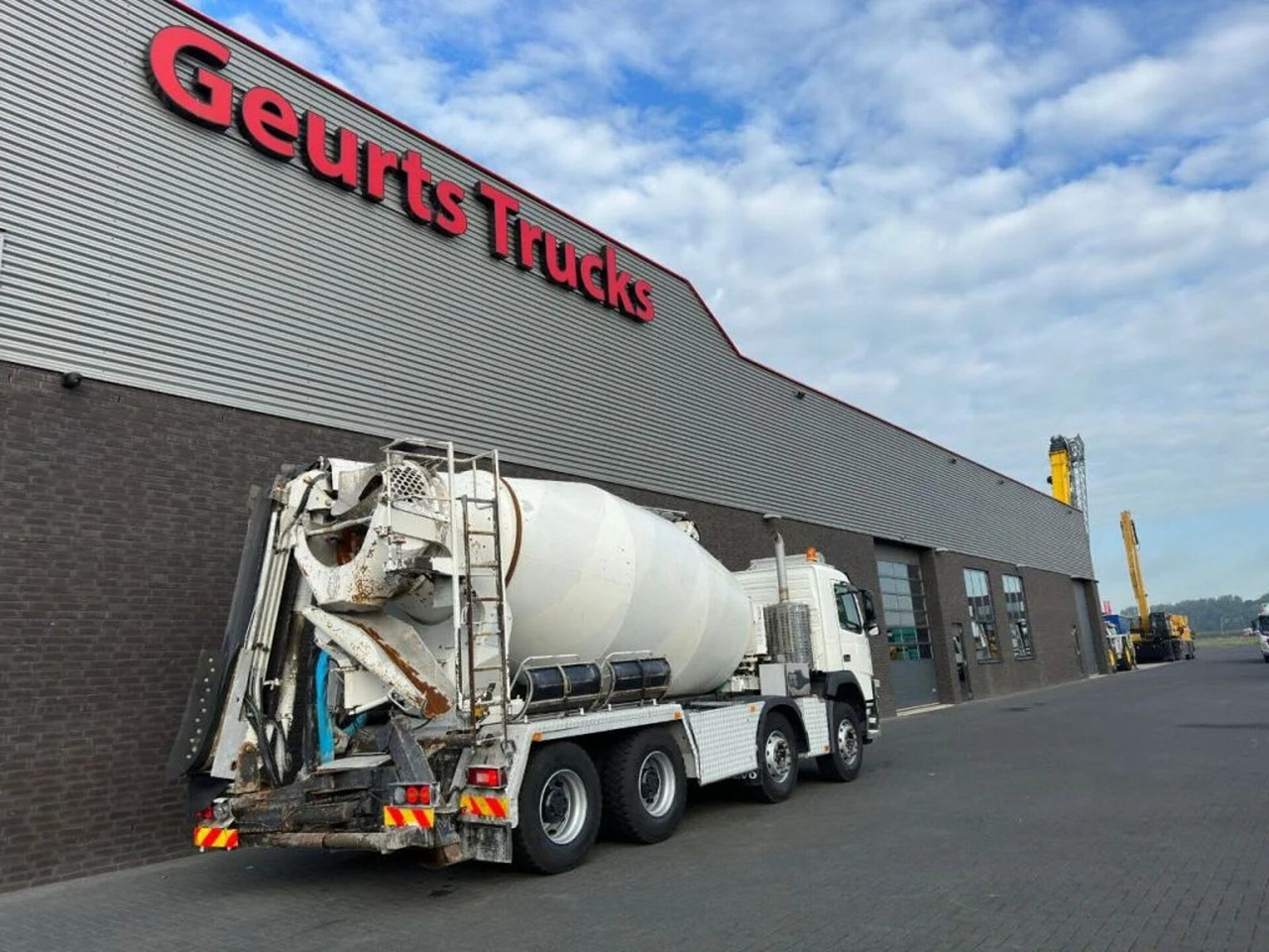 Volvo FM 410 8X4 + STETTER 9 M3 MIXER/MISCHER + THEAM - Camião betoneira: foto 5 Volvo FM 410 8X4 + STETTER 9 M3 MIXER/MISCHER + THEAM - Camião betoneira: foto 5