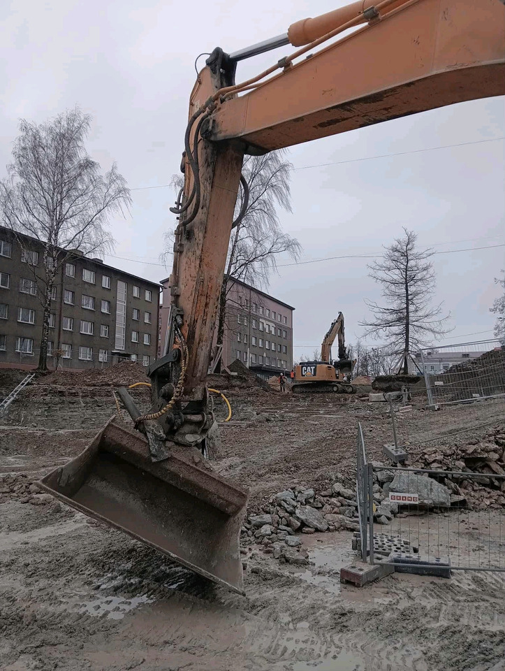 Hyundai R 300 - Escavadora de rastos: foto 3 Hyundai R 300 - Escavadora de rastos: foto 3