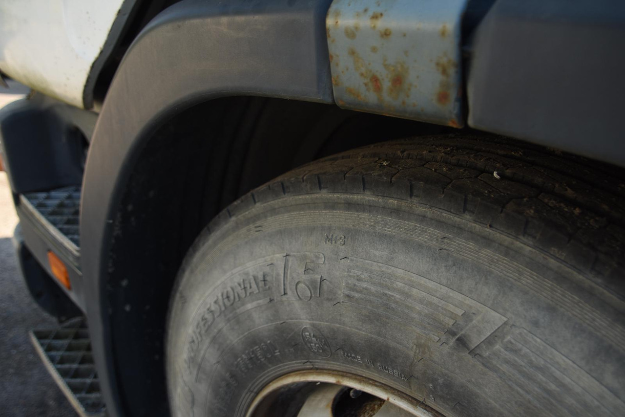 SCANIA P94     220 - Camião basculante: foto 5 SCANIA P94     220 - Camião basculante: foto 5