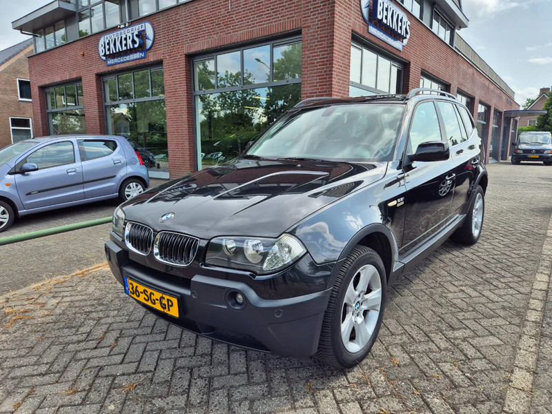 BMW X3 Automaat 6 cil. - Automóvel: foto 1 BMW X3 Automaat 6 cil. - Automóvel: foto 1