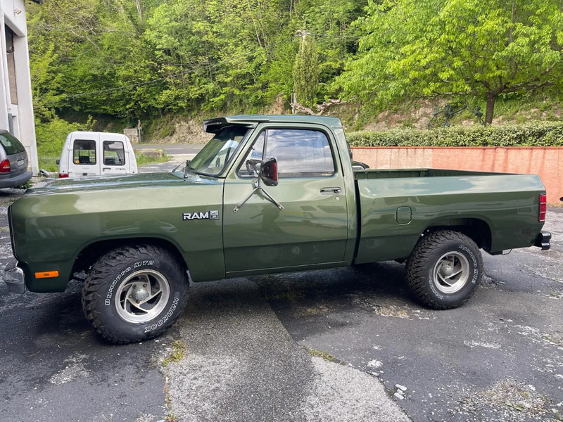 Dodge Ram 150 Custom V8 Benzine - Pick-up: foto 2 Dodge Ram 150 Custom V8 Benzine - Pick-up: foto 2