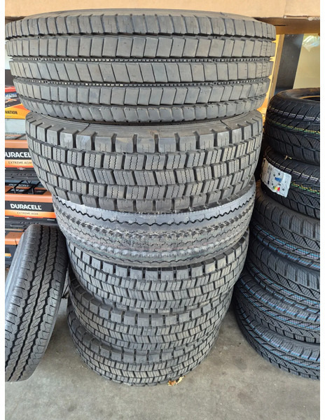 Michelin 235/75R 17.5 - Pneu por Camião: foto 2 Michelin 235/75R 17.5 - Pneu por Camião: foto 2