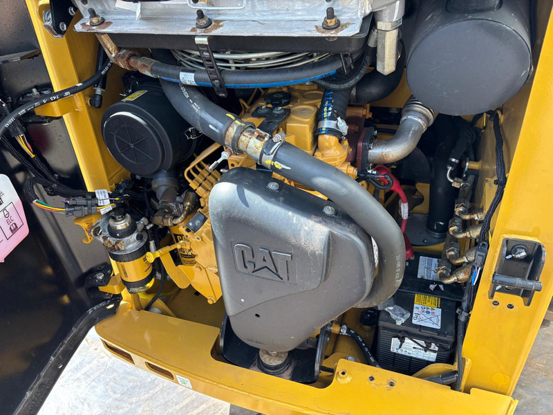 Pá carregadora novo Caterpillar 216B3: foto 9