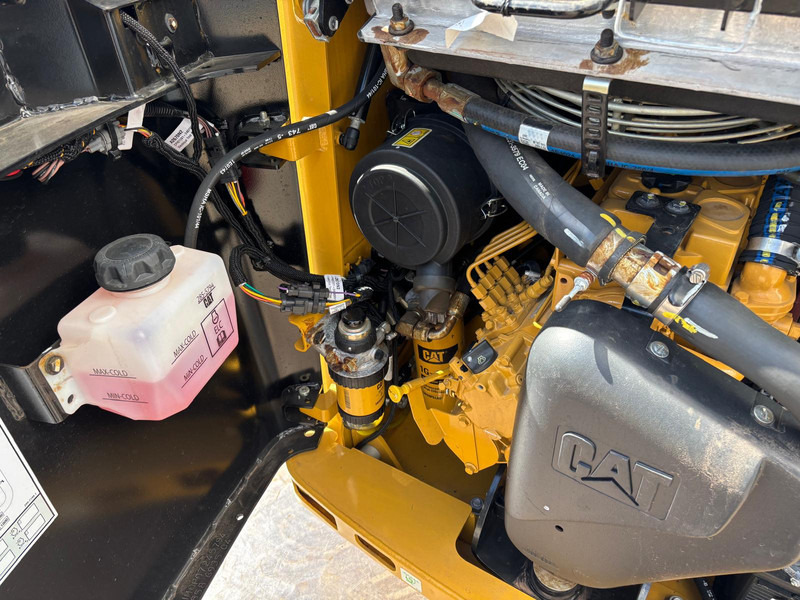 Pá carregadora novo Caterpillar 216B3: foto 10